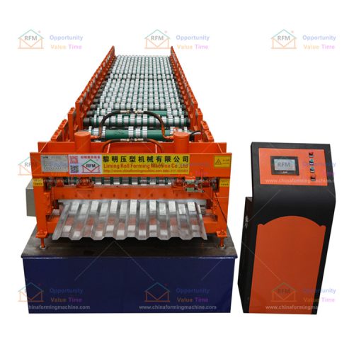 Easy-to-install carriage panel