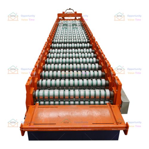 Easy-to-install carriage panel