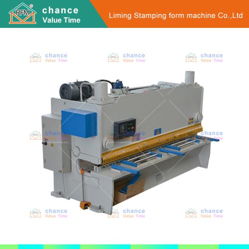 Long-life heavy-duty bending machine with sufficient strength and rigidity